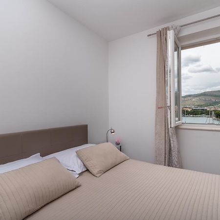 Apartments Maria Трогир Экстерьер фото