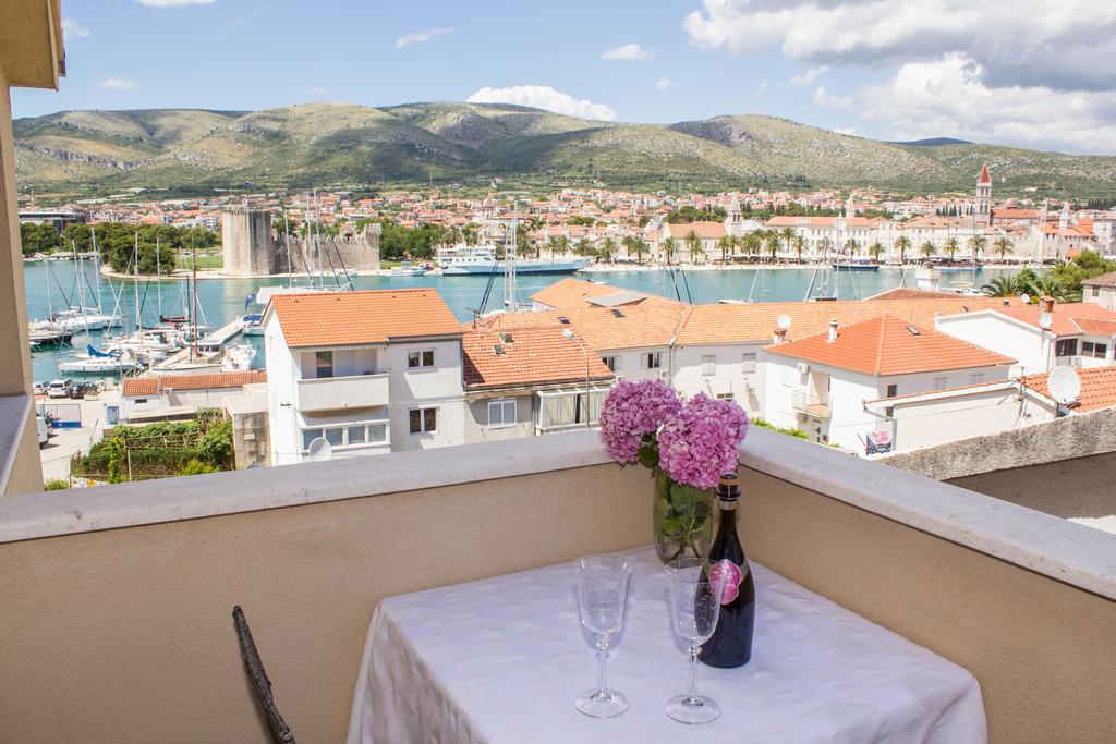 Apartments Maria Трогир Экстерьер фото