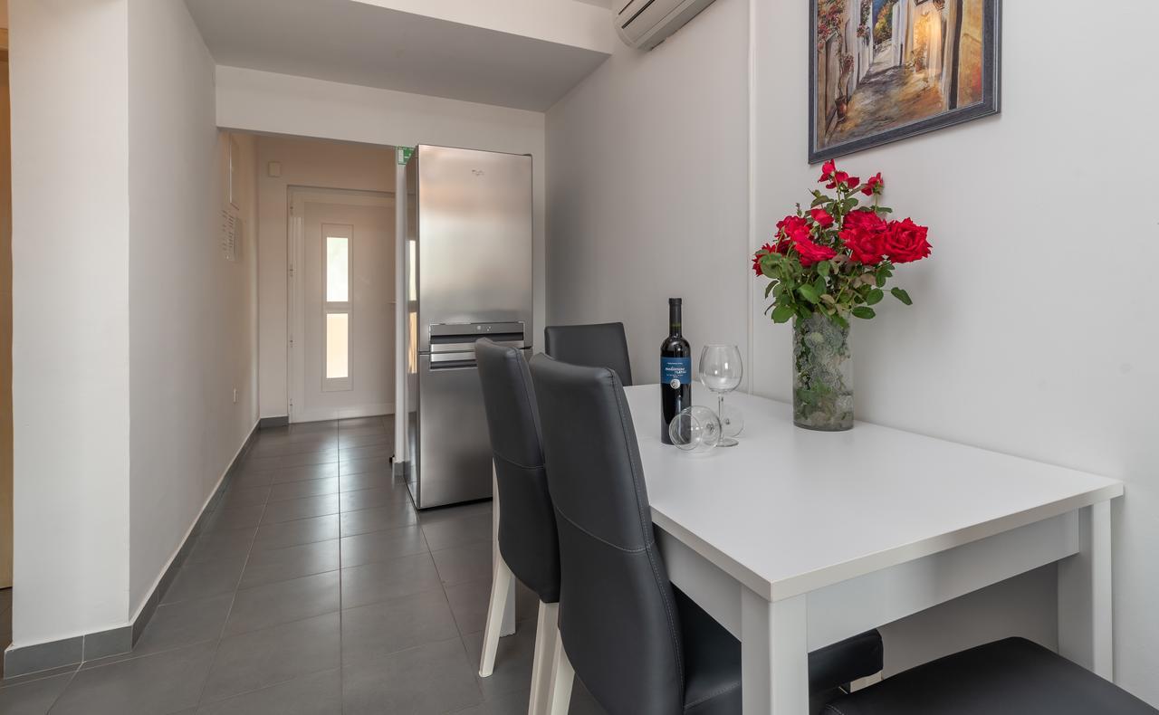 Apartments Maria Трогир Экстерьер фото